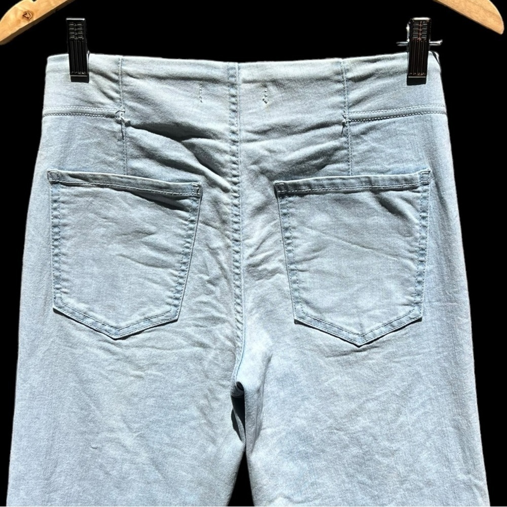 🌻Free People Light Wash Stretch Flare Raw Hem Jeans Size 28 - Picture 6 of 11